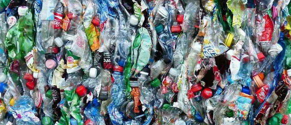 raccolta differenziata plastica foto bottiglia