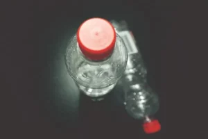 bottiglia :rifiuto di plastica